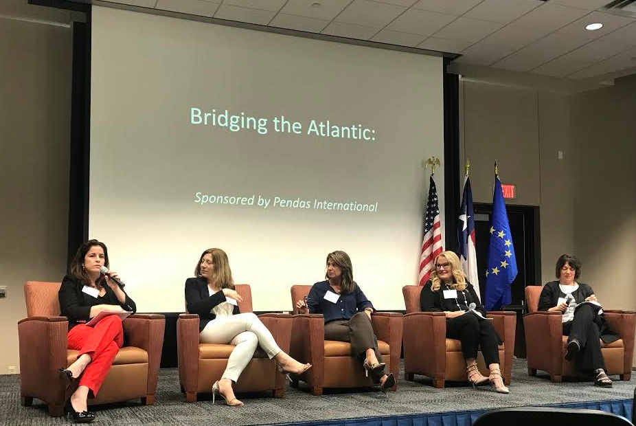 This image has an empty alt attribute; its file name is 0.jpg